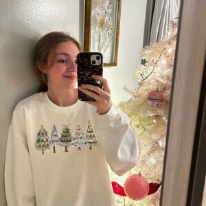 Gildan White Sweatshirt with Festive Tree Design